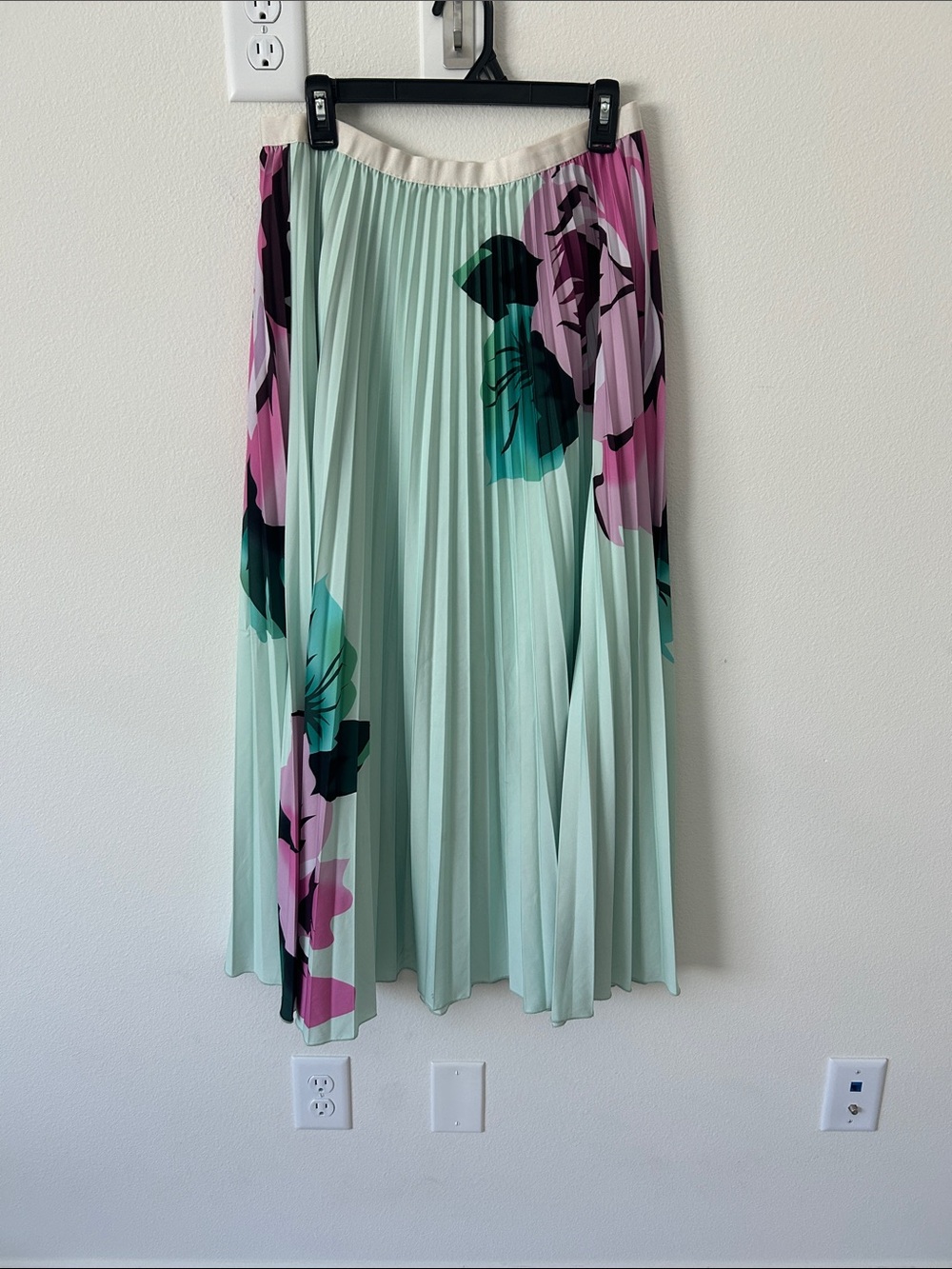 Pleated Mint Floral maxi Skirt - Brand Unspecified